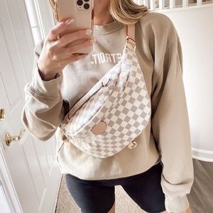Checkered bum bag